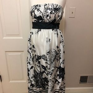 Maternite Black and White Strapless Tie-Back